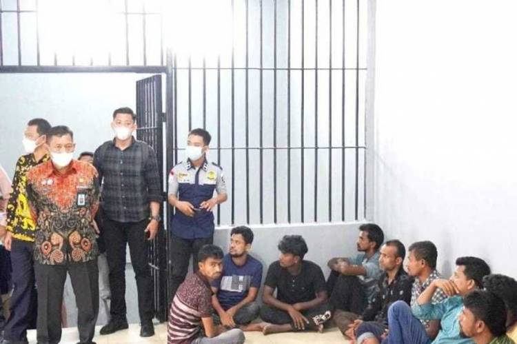 Diduga Salahi Izin Tinggal, 75 Warga Bangladesh Diamankan di Rudenim Pekanbaru