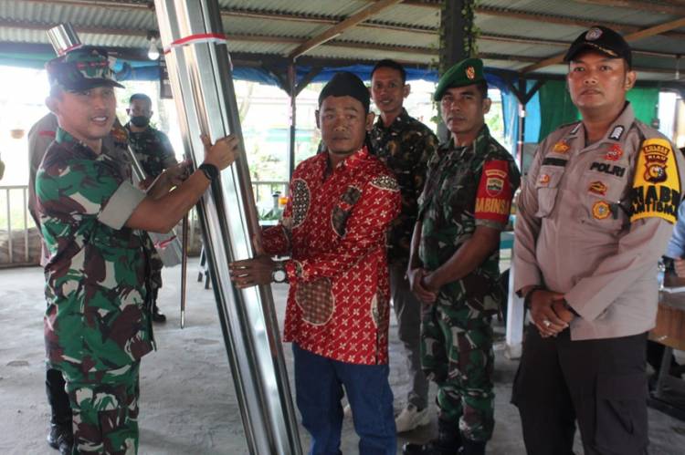 Dandim 0314/Inhil Bersama Kapolres Inhil Serahkan Bantuan Pembangunan Surau Hidayatul Iman 