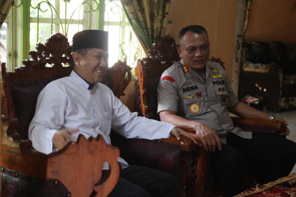 Kapolres Inhil AKBP Indra Duaman S.I.K Silatuhrahmi ke Ketua NU Kab Inhil H Abdul Hamid SH,I