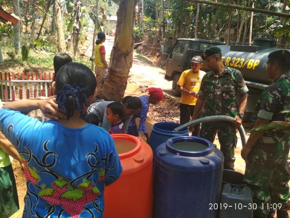 TANGKI AIR RAIDER 323 KOSTRAD KELILING PEDESAAN 