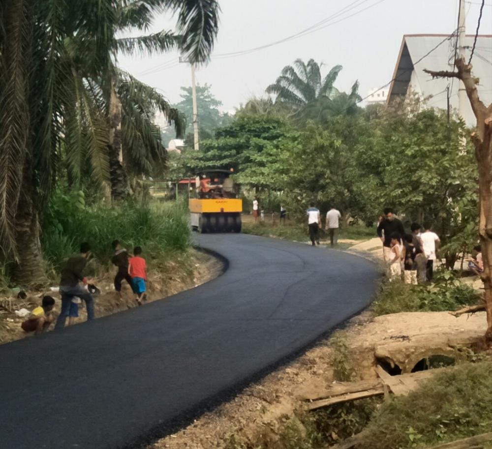 Jalan SSK Bagan Batu Cukup Memprihatinkan Akhirnya Dihotmix