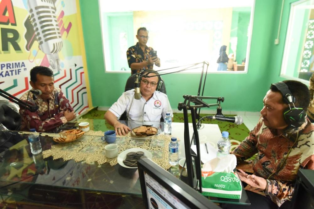 Bupati Kampar Dialog Interaktif Bersama KPID Riau di Radio Swara Kampar.