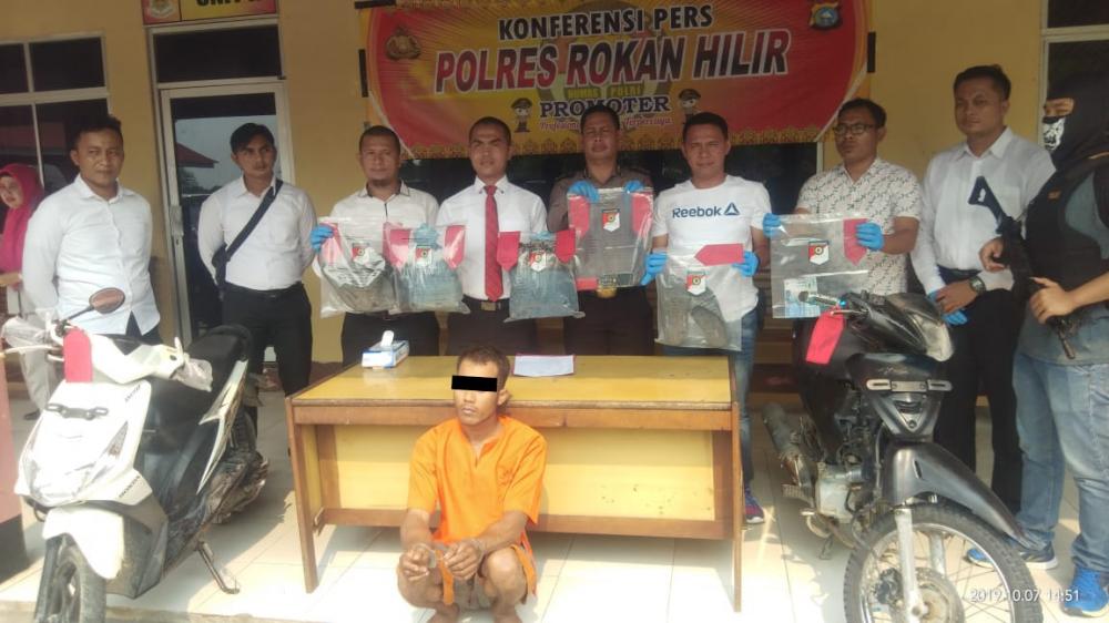 Terungkap Pembunuh Pria di Sintong - Rohil, Pelaku Mengaku Istrinya Diajak ML Dengan Bayaran 200 Ribu