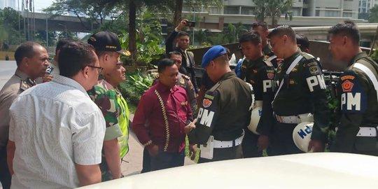Dua Orang Diamankan Pihak Kepolisian Membawa Senjata Tajam,Menghalangi LintasanTamu Negara Yang Akan Menghadiri Pelantikan Presiden dan Wakil Presiden