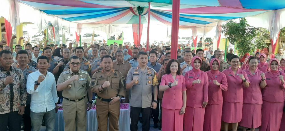 Pusdokkes Polri Bersama Polda Riau Gelar Bhakti Sosial Kesehatan di Desa Teratak Buluh