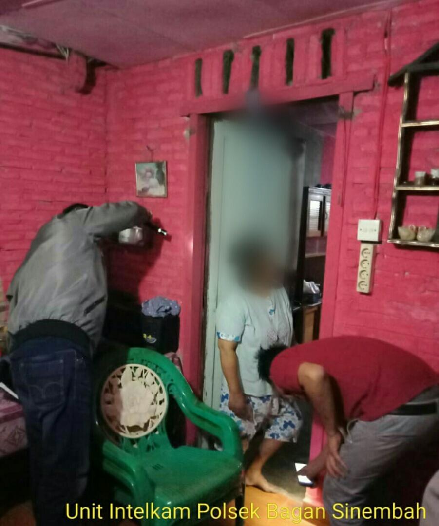 Di Balai Jaya, Suami Temukan Istri Tergantung di Kusen Pintu