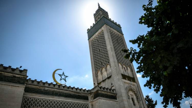 Otoritas Prancis Akui Telah Tutup Puluhan Masjid dan Sekolah Islam Sejak Januari ini