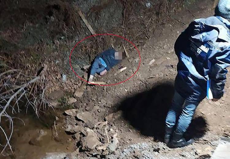 Remaja Laki-laki Rusia Tikam Polisi Sambil Teriak 'Allahu Akbar,' Polisi Terpaksa Menembak Mati 