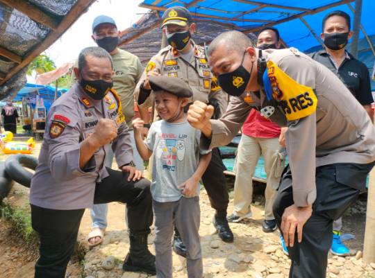 Kapolres Kampar Bersama PJU Tinjau Objek Wisata Sungai Gelombang saat Libur Bersama