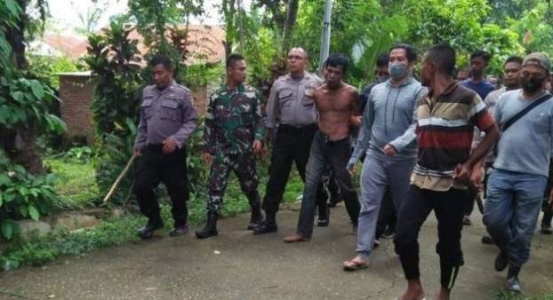Menolong Ibunya Yang Ingin Diperkosa,Anak Usia 9 Tahun Tewas Dibacok
