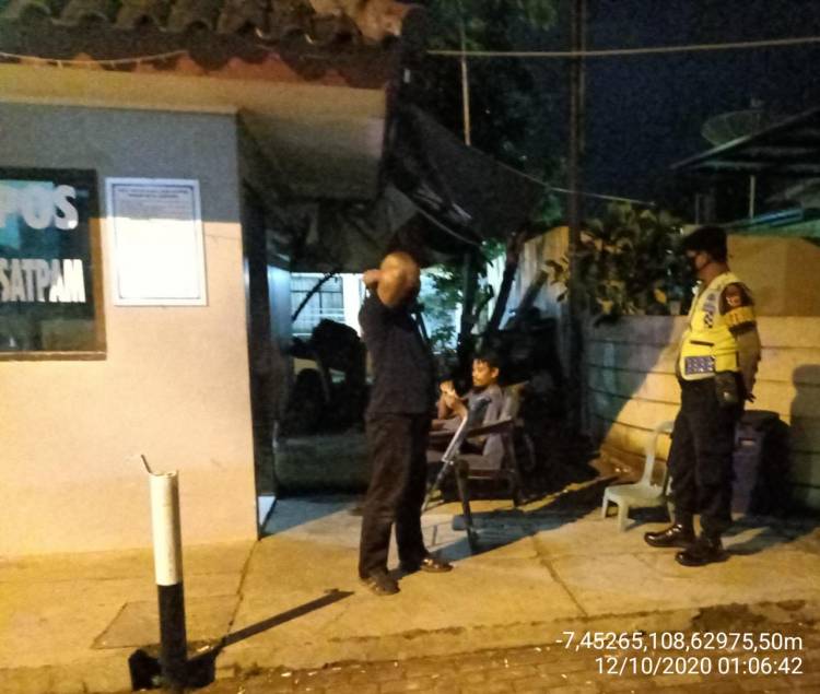 Jaga Kondusifitas, Patroli Polres Banjar Patroli Malam Hari Ke Perumahan Warga
