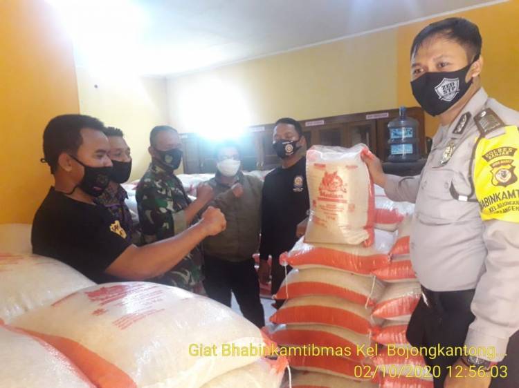 Bhabinkamtibmas Bojongkantong Awasi Pendistribusian Bansos JPS