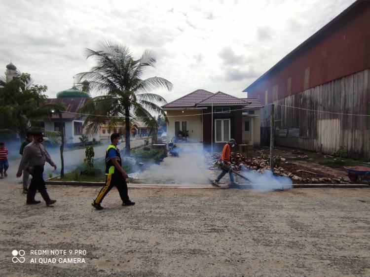 Polres Inhil Adakan Fogging Dilingkungan Polsek Batang Tuaka