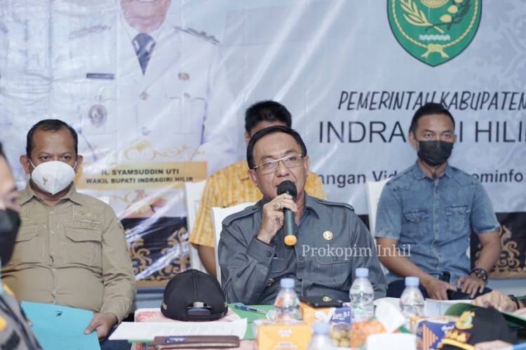 Bupati HM. Wardan Pantau Pilkades Serentak Inhil 2021 Melalui Video Conference