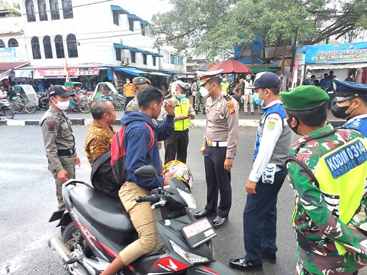 Terjaring Operasi Yustisi, 11 Orang Pelanggar Prokes di Tembilahan Jalani Sidang Ditempat
