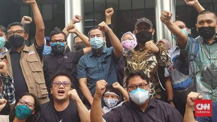 Suasana Haru Warnai Kepergian Novel Cs saat Resmi Tinggalkan Gedung KPK 