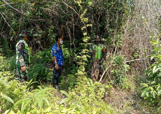 Babinsa Koramil 05/Rupat Secara Berkesinambungan Lakukan Patroli Lahan Rawan Kebakaran