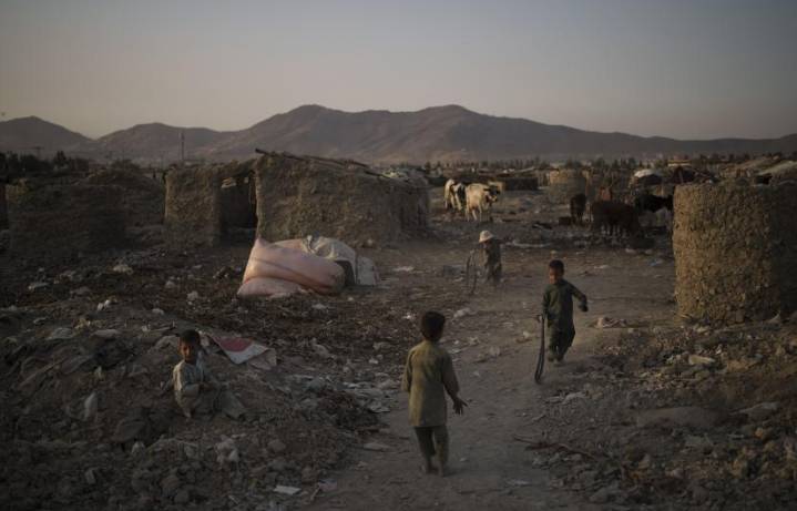 Akibat Krisis Ekonomi Di Afghanistan,Sebagian Orang Tua Nikahkan Anak Gadisnya Dibawah Umur Dengan Pria Paruh Baya Dengan Imbalan Uang