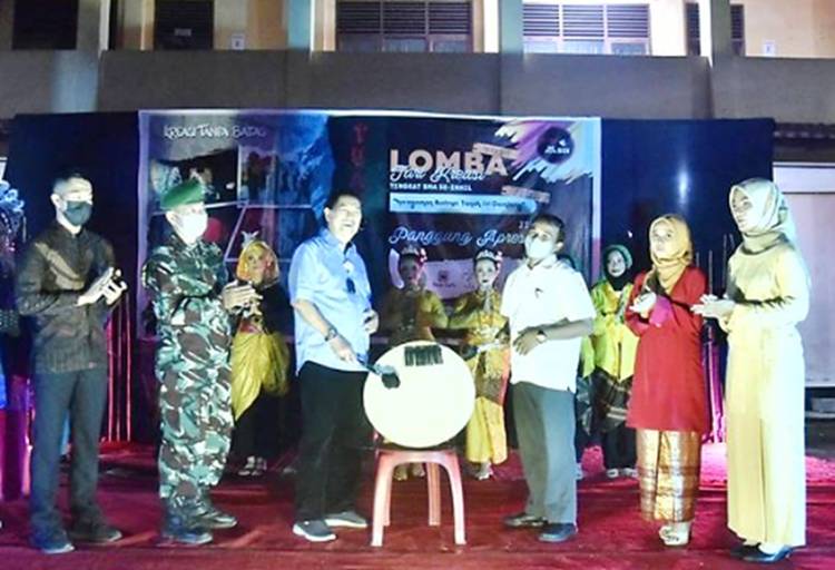 Wabup Inhil Buka Perlombaan Tari Kreasi: Jadikan Karya Tari sebagai Ciri Khas Kabupaten Inhil