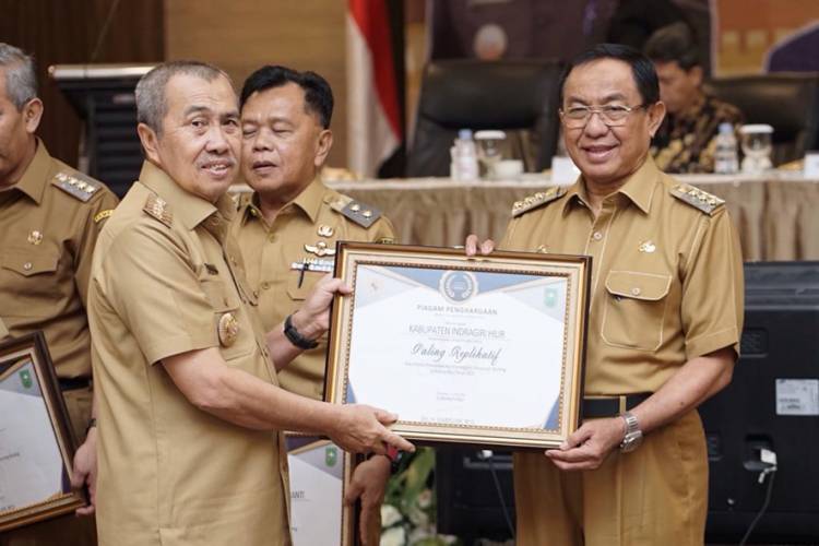 Pemkab Inhil Terima Penghargaan Kabupaten Paling Inspiratif dan Replikatif Tahun 2021
