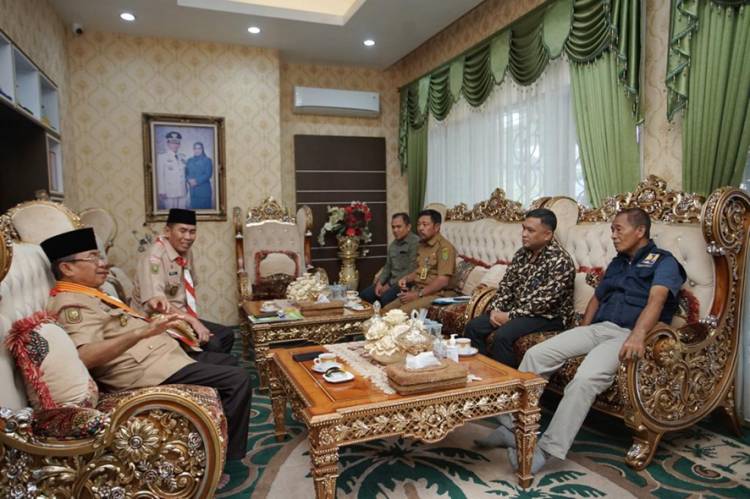 Bupati Inhil Tandatangani Surat Permohonan Pinjam Alat Berat ke BWS Sumatera III Provinsi Riau 
