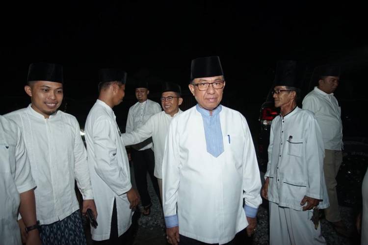 Masyarakat Desa Danau Pulai Indah Ucap Terimakasih Kepada Bupati HM WARDAN Atas Penimbunan Jalan Menuju Pasar KM.5
