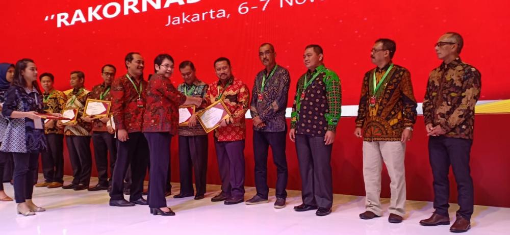 Bupati Kampar Terima Penghargaan National Procurement Award dari LKPP RI.