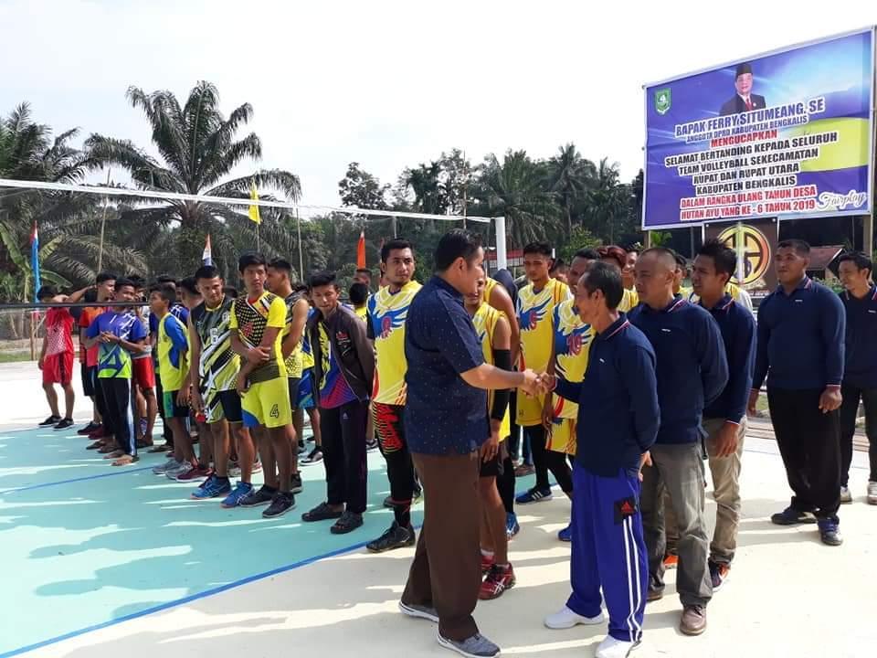 Meriahkan HUT  Desa Hutan ayu ke 6, Karang Taruna   Putra ayu Dan Pemdes    Gelar Turnamen Bola Volly