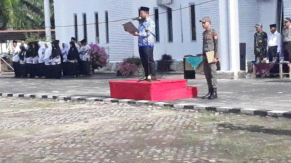 Pemerintahan Kecamatan Rupat Gelar Upacara Bendera Memperingati Hari Ulang Tahun KORPRI Ke-48.