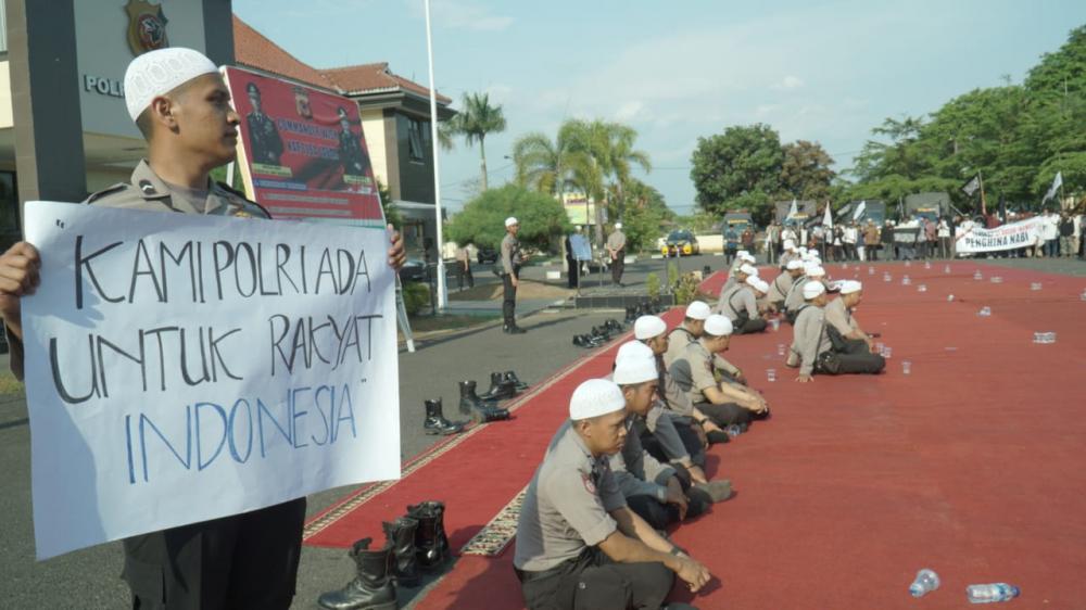 Polres Banjar Terima Para Pengunjukrasa dengan Pendekatakan Persuasif