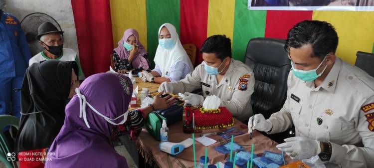 Polair Polres Inhil Gelar Baksos HUT Polair ke-70 di Desa Concong Dalam 