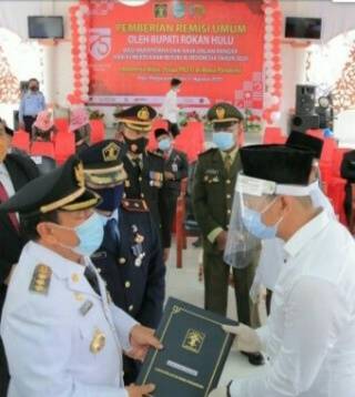 Bupati Rohul Serahkan SK Remisi Kepada Warga Binaan Lapas kelas llB Pasir Pengaraian