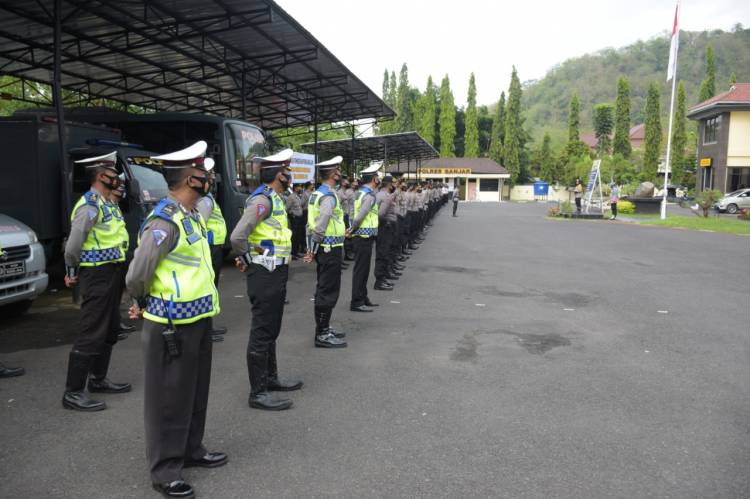10 Personil Berprestasi, Kapolres Banjar Berikan Penghargaan
