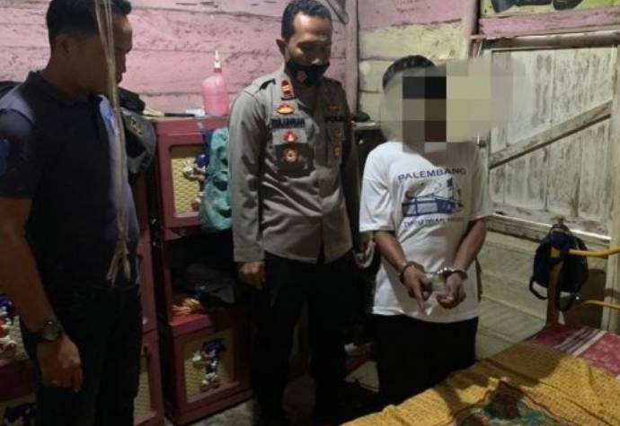 Bejat,Seorang Ayah Cabuli Anak Tiri Hamil Tujuh Bulan