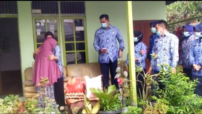 HUT Korpri Ke 49,ASN Polres Inhil ,Door to Door Memberikan Bantuan Tali Asih ke Kediaman Pensiunan ASN Polres Indragiri Hilir