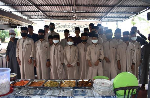 Jumat Berkah Satreskrim Polres Kampar, Sediakan Makan Siang Gratis bagi Anak Yatim dan Dhuafa