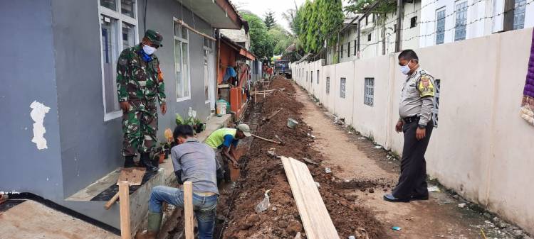 Bhabinkamtibmas Polsek Purwaharja Cegah Penyebaran Covid-19, dengan Door To Door System