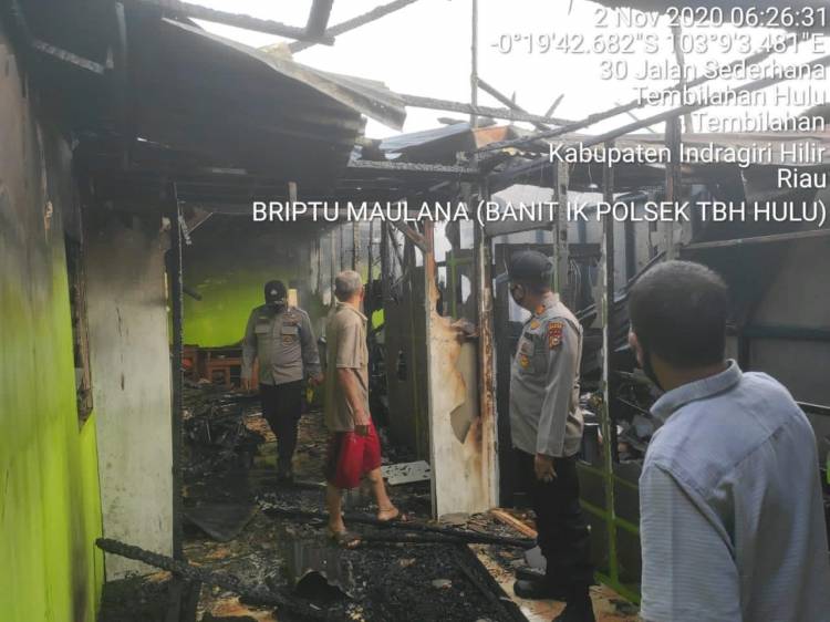 2 Unit Rumah di Jalan Sederhana Tembilahan Ludes Dilalap si Jago Merah