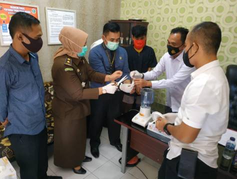 Resnarkoba Polres Kampar Musnahkan 9,45 Gram Sabu dari Tersangka BS Warga Desa Limau Manis