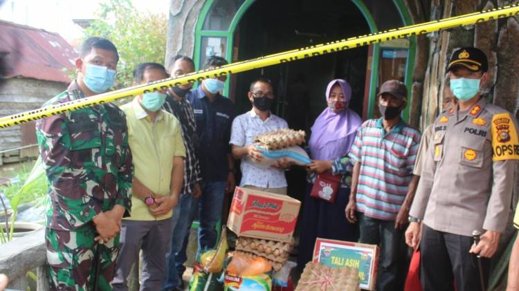 Korban Kebakaran Diberikan Bantuan oleh Dandim 0314/Inhil, Kapolres Inhil dan Ketua DPRD Inhil 