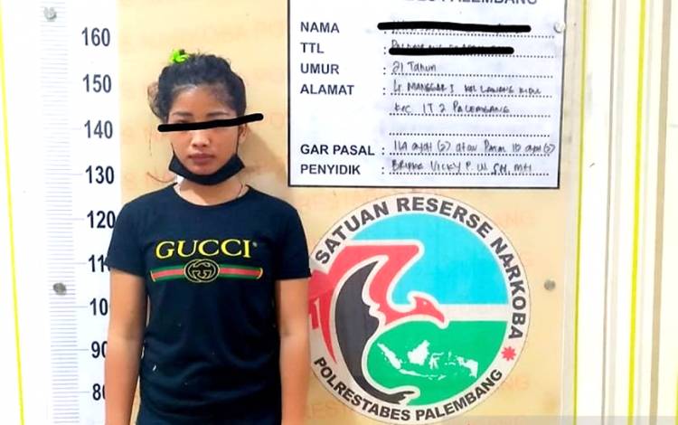 Ibu Muda Ini Dicokok Polisi Karena Lakukan Hal Terlarang, Sering Layani Pelanggan di Ruang Tamu