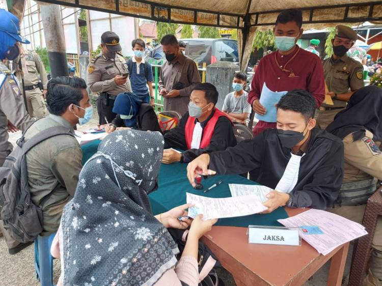 Lagi, Belasan Orang Terjaring Operasi Yustisi Prokes Covid-19 di Tembilahan