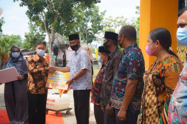 Peringati HKN ke 57, Bupati Harapkan Vaksinasi Segera Tuntas 