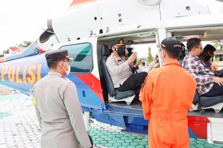 Kapolda Riau Patroli Udara  Pantau Aktivitas Ilegal Logging di Wilayah Rohil 