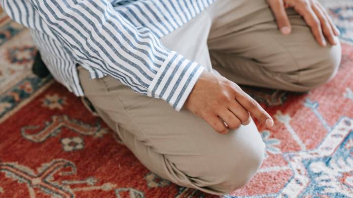 Inilah Ciri Orang Munafik dalam Sholat, Ustadz Adi Hidayat: Termasuk Tingkat Tertinggi dalam Maksiat