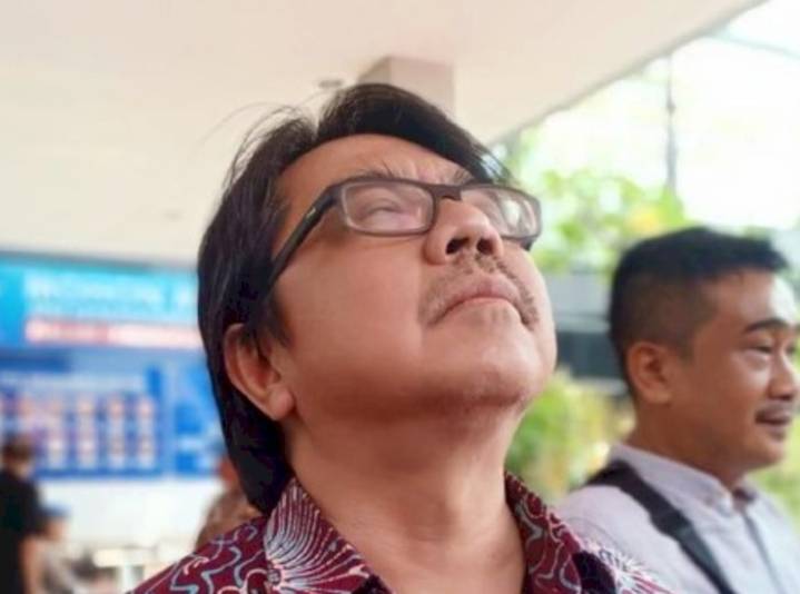 Ade Armando Penggiat Media Sosial Sebut Dalam Alqur'an Tidak Ada Perintah Salat Lima Waktu 