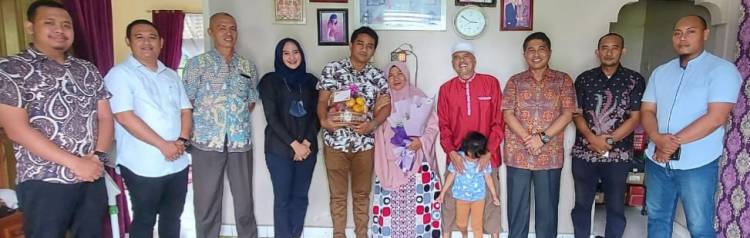 Peringati Hari Guru Nasional Ke 77, Dit Intelkam Polda Riau Bagikan Sembako dan Tali Asih