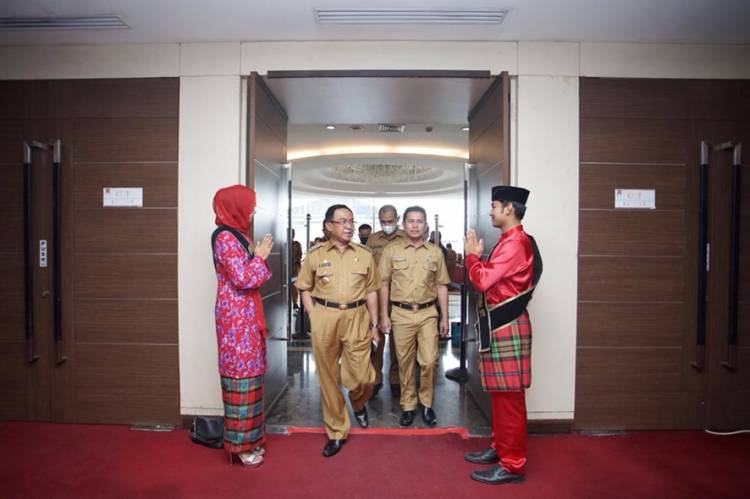 Bupati Inhil Hadiri Rakoor Evaluasi Bantuan Keuangan Pemprov Riau