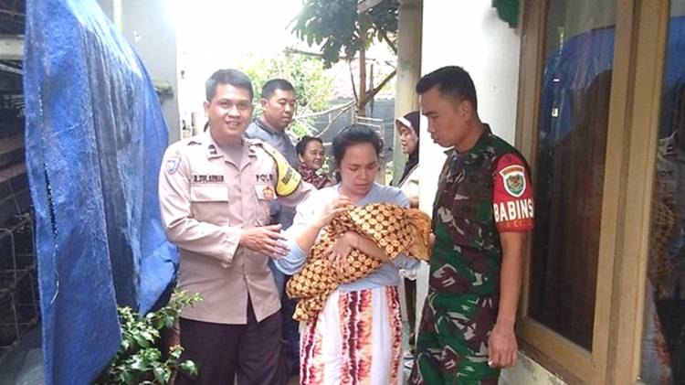 Merasa Tidak Hamil, Ibu di Cianjur Menaruh Bayi yang Baru Dilahirkannya di Kebun