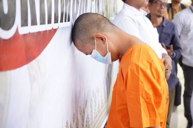 Pelaku Perna Korban Sadomi